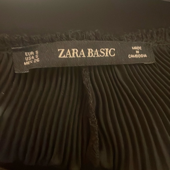 Zara Basic Black Pleated Wide Leg Pants - Picture 2 of 4